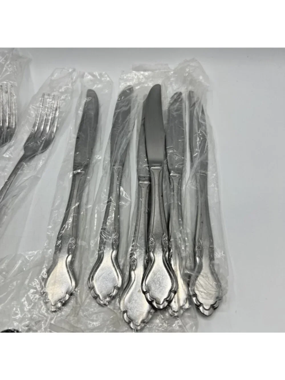 Oneida Northland Musette Flatware 24 Pcs Forks Knives Spoons